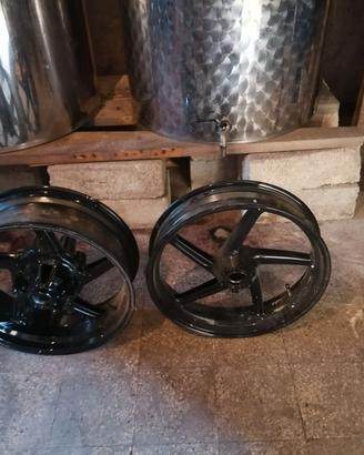 Cerchi 5 razze ducati ss