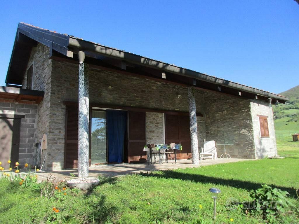 Rustico / Casale di 120 m² con 3 locali a Varsi - Vista 2