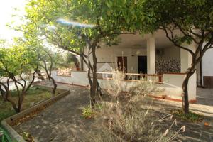 VILLA A SCHIERA A CENTOLA