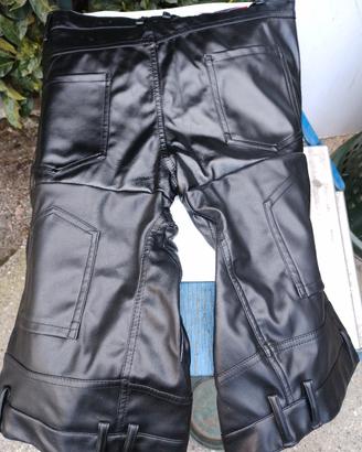 pantaloncini in simil pelle 