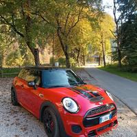 Mini Cooper Jcw serie limita  carbonio Petrolhead 
