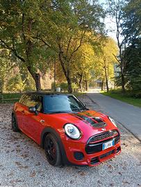 Mini Cooper Jcw serie limitata in carb Petrolhead 