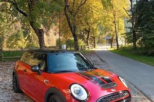 Mini Cooper Jcw serie limitata in carb Petrolhead 