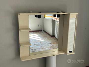 Specchio bagno contenitore