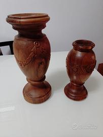 2 vasi in legno massiccio intagliati a mano 