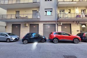 Locale comm. C1 250 mq 5 ingressi Torrione Salerno