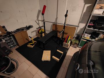 Attrezzatura Palestra POWER GEAR e LACERTOSUS
