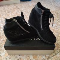 Scarpa scamosciata con brillantini - nr 39