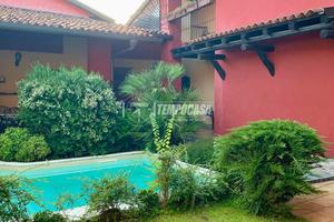VILLA INDIPENDENTE CON GIARDINO E PISCINA!