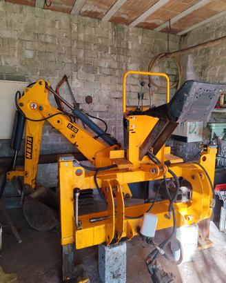 Retroescavatore per Trattore