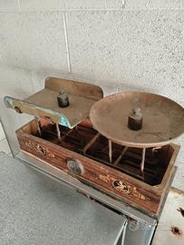 Bilancia antica d'epoca in legno, ottone e marmo 