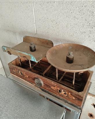 Bilancia antica d'epoca in legno, ottone e marmo 