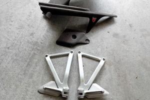 Parafango e pedane posteriori  748/916/996/998