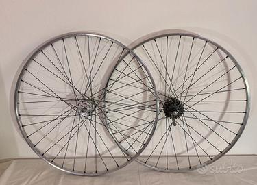Ruote Cerchi Fiamme mozzi Gnutti Regina Extra 5v