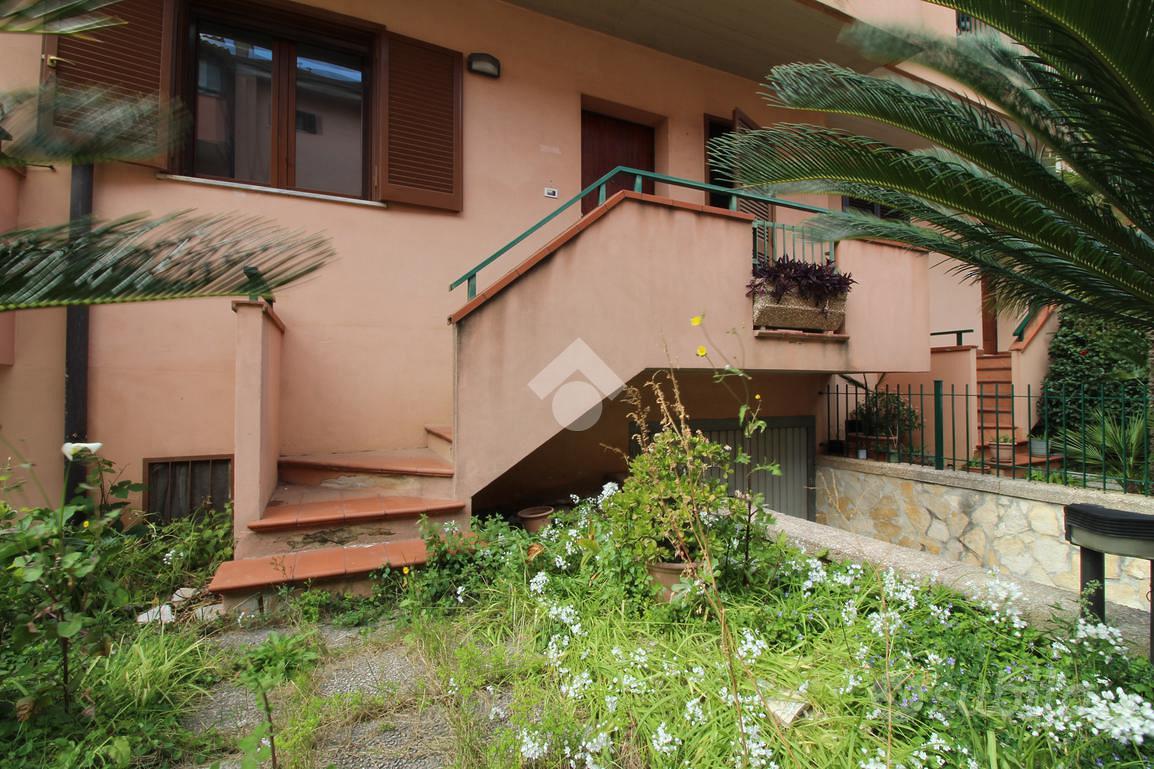 VILLA A SCHIERA A CASAGIOVE - Vista 3