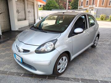 Toyota Aygo 1.0 Benzina - 5 porte 50 KW Perfetta o