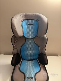 Seggiolino auto per bambini della marca Nania.