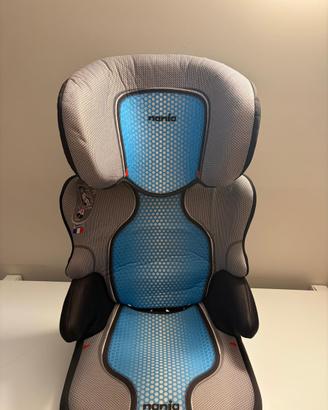Seggiolino auto per bambini della marca Nania.