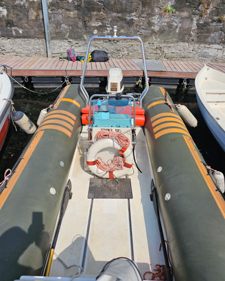 Gommone 550 prestige ranger con motore e carrello