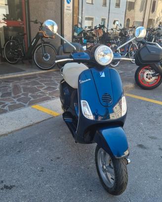 Piaggio Vespa 125 LX blu