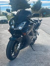 Honda vfr 800 vtec