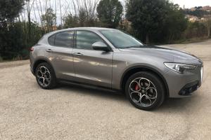 Stelvio 2.2 tdi 210CV Q4 executive (my2019)