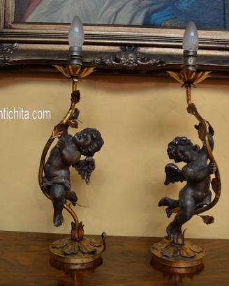 Antica coppia di lampade da tavolo con cherubini