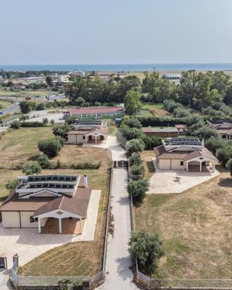 VILLA SINGOLA A CERVETERI