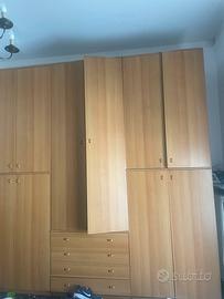 Armadio 6sezioni distinte e cassettiera