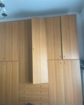 Armadio 6sezioni distinte e cassettiera