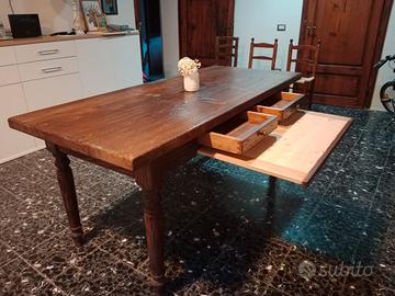 Tavolo in legno di castagno agriturismo