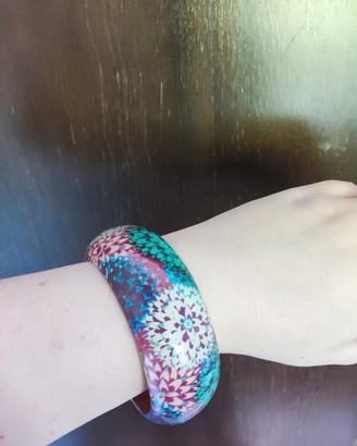 Bracciale largo in legno multicolore 