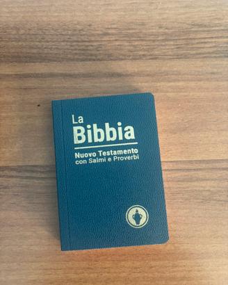 La Bibbia     Nuovo testamento con salmi e proverb
