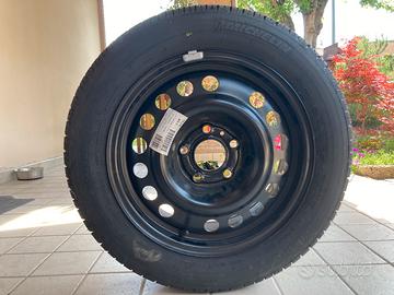 Cerchione R15 e copertone 185/60 Michelin nuovo
