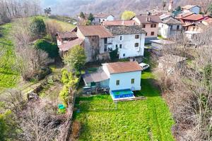 CASA SEMINDIPENDENTE A GIAVENO