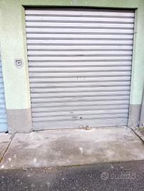 Garage / Box auto con soppalco e luce - Strada San