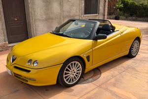 Alfa Romeo Spider 916