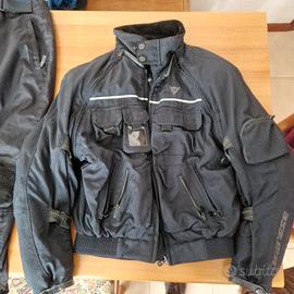 Giacca Dainese e pantaloni goretex con protezioni