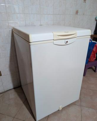 Congelatore a pozzetto Whirlpool AFG 614-B – 138L