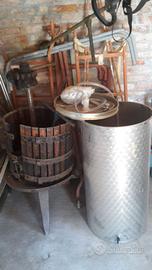 Torchio..botte acciaio e deraspatrice