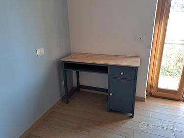 Scrivania 110x50 cm top rovere chiaro e struttura 