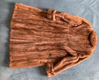 Elegante pelliccia visone selvaggio