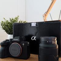 Sony A7 IV 6000 scatti + obiettivo