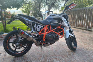 KTM Duke 690