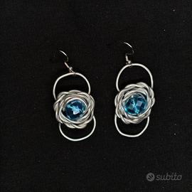 orecchini in alluminio con cristallo