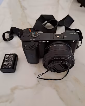 Macchina fotografica mirrorless Sony a6000