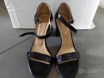 Sandali neri con tacco 