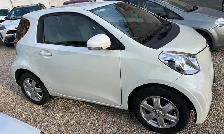 Toyota iQ 1.0 CVT Lounge Euro 5 solo 59000 km Prom