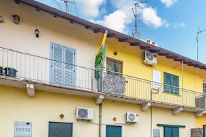 2 LOCALI A RESCALDINA