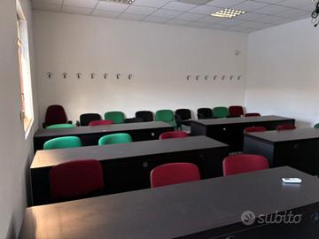 Arredo ufficio completo – 7 scrivanie + 3 armadi –
